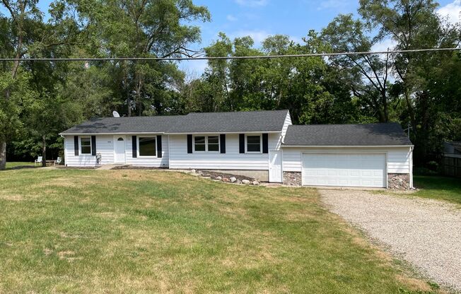 Charming 3-Bedroom Ranch Home in Comstock Park