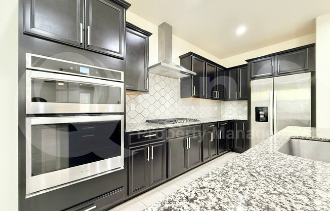 735 W DERRINGER WAY