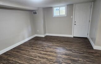 2 beds, 1 bath, $925, Unit Unit 4