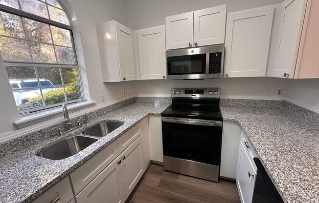 1 bed, 1 bath, $1,100, Unit Unit 105C