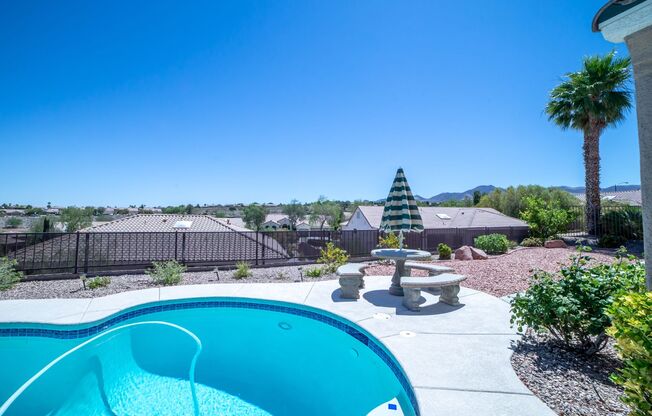 Sun City Anthem!! 55 & Older!! Single Story!! Private Pool!! Strip Views!! 3 bedrooms and 3 car Garage!!