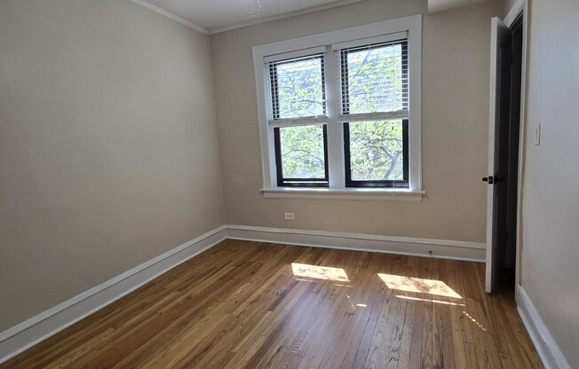 716 Reba Pl