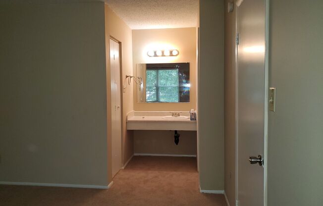 2 beds, 1 bath, $1,450