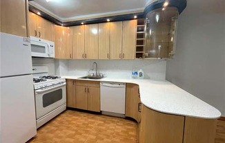 1 bed, 1 bath, 750 sqft, $2,100, Unit 1E