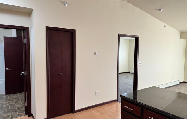 1 bed, 1 bath, 670 sqft, $1,020, Unit 5400-105