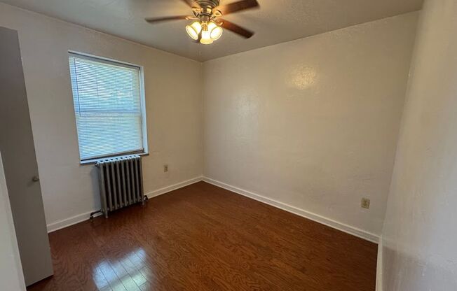 3 beds, 1 bath, $1,675, Unit 102A