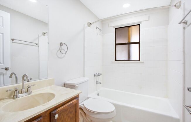 2 beds, 1 bath, 780 sqft, $1,499, Unit Bal1211.5