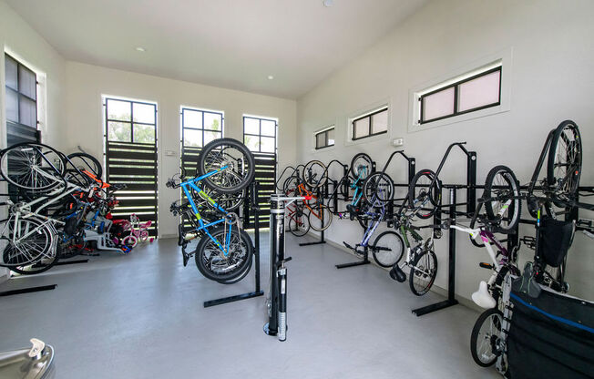 Urbon Nona Apartment Homes Exterior Velo Room