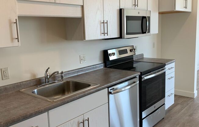 1 bed, 1 bath, 670 sqft, $2,125, Unit 231