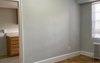 1 bed, 1 bath, 925 sqft, $1,994, Unit 122