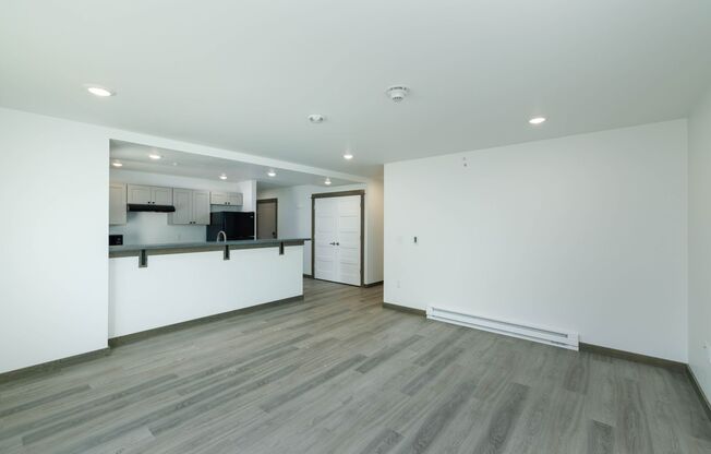 1 bed, 1 bath, 701 sqft, $1,630, Unit 113