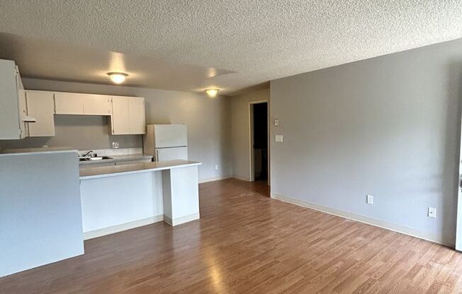 1 bed, 1 bath, 576 sqft, $1,225, Unit 21