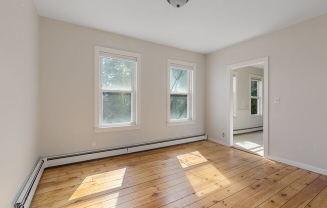 2 beds, 1 bath, 810 sqft, $2,500, Unit 3