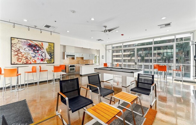 1 bed, 1 bath, 800 sqft, $2,700