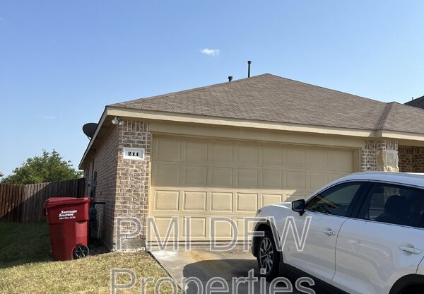 3 beds, 2 baths, 1,678 sqft, $2,100