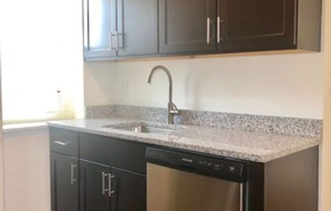 2 beds, 1 bath, 764 sqft, $1,599, Unit 1301-76