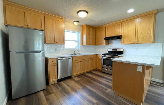 Lovely St Johns Home with Attached Garage, Outdoor Space, Washer/Dryer In Unit