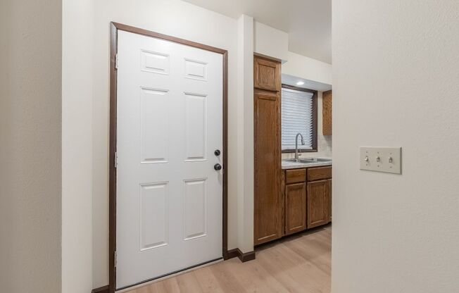 2 beds, 1 bath, $1,495