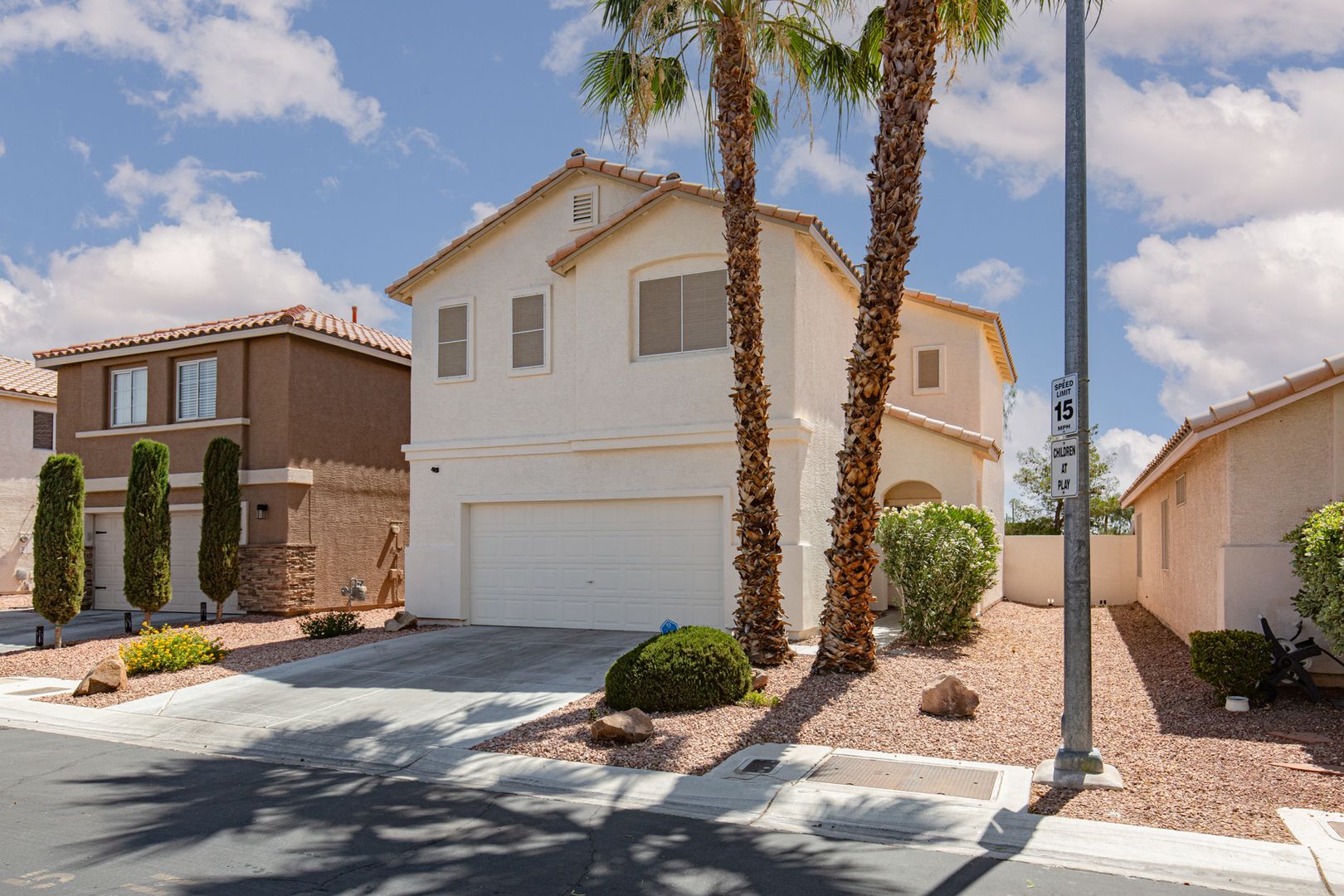 3 bedroom home located near 215 Freeway and shopping.