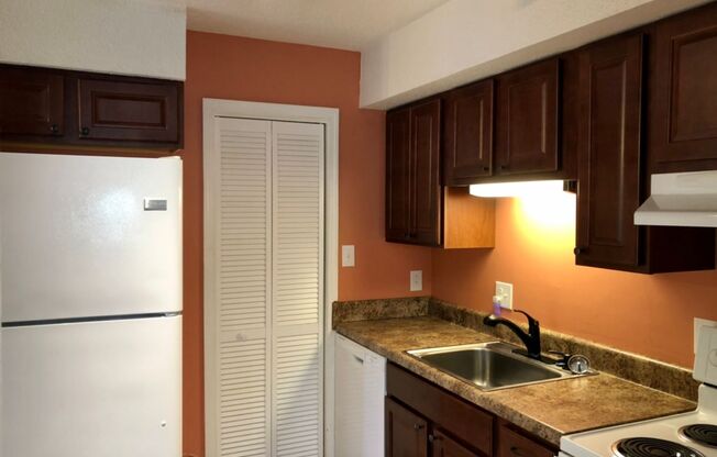 2 beds, 2 baths, 1,125 sqft, $1,300, Unit 2404