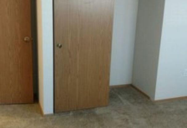 2 beds, 1 bath, $1,530, Unit 256