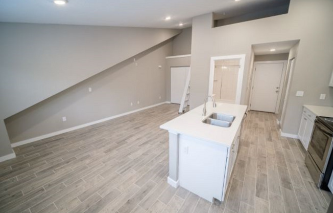 Studio, 1 bath, 506 sqft, $1,700