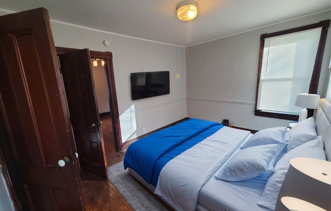 2 beds, 1 bath, 800 sqft, $1,300, Unit 515-Upper Meigs St