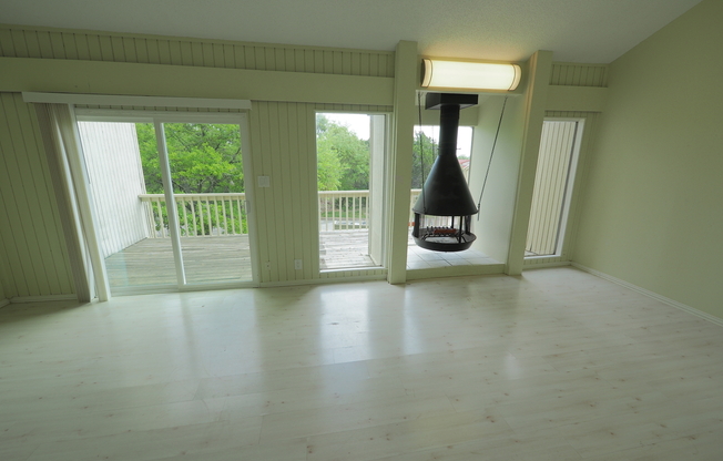 2 Bedroom, 2 Bath Townhouse in Point Venture on Lake Travis