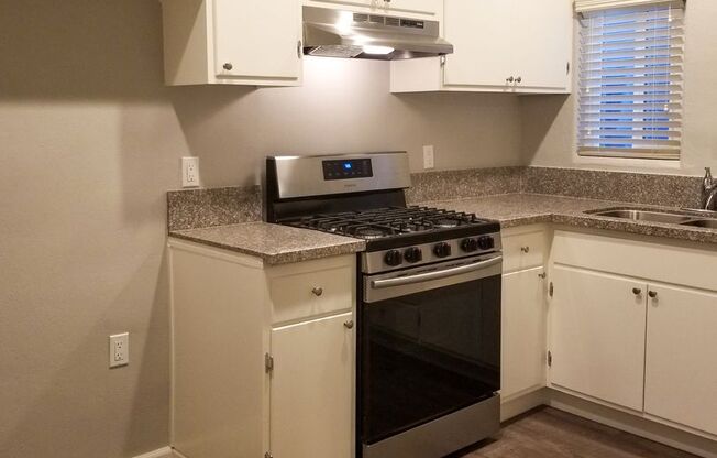 2443 Palm Place 1 Bed1 Bath $1775