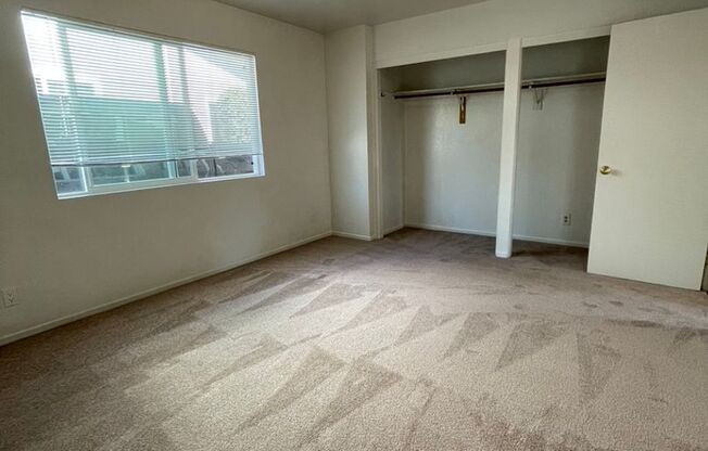 3 beds, 2 baths, $6,100, Unit B