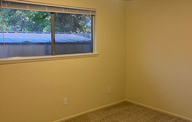 2 beds, 1 bath, $1,295, Unit 4