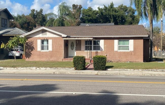 Fully furnished 3 Bedroom 3 bathroom Single Family Home in Tampa