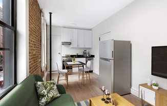 545 E 5th St