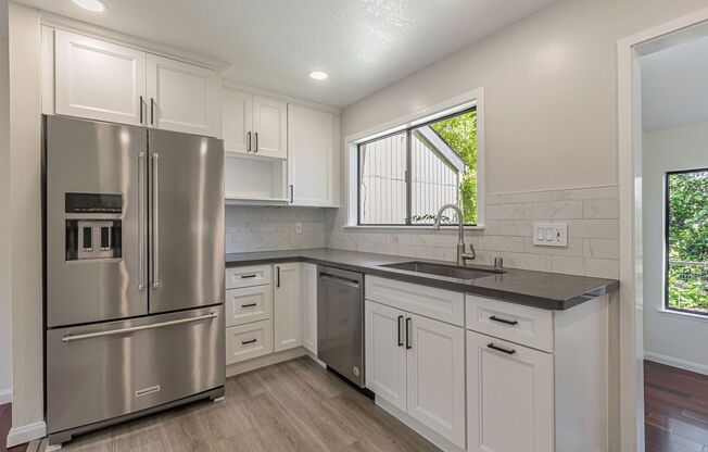 Beautiful Remodeled 3 Bedroom Townhome