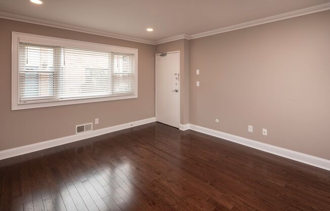 1 bed, 1 bath, 720 sqft, $2,595, Unit 31C