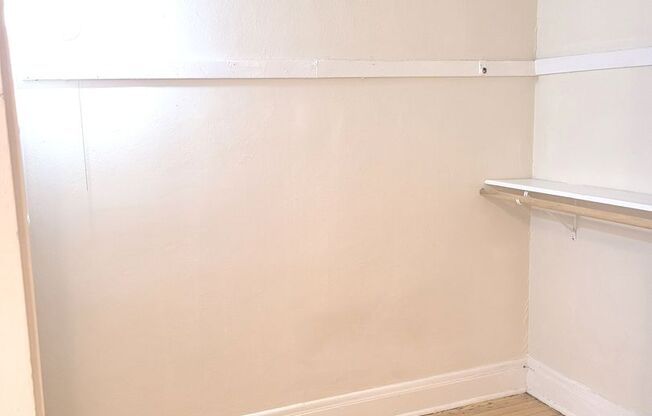Studio, 1 bath, $875, Unit 25
