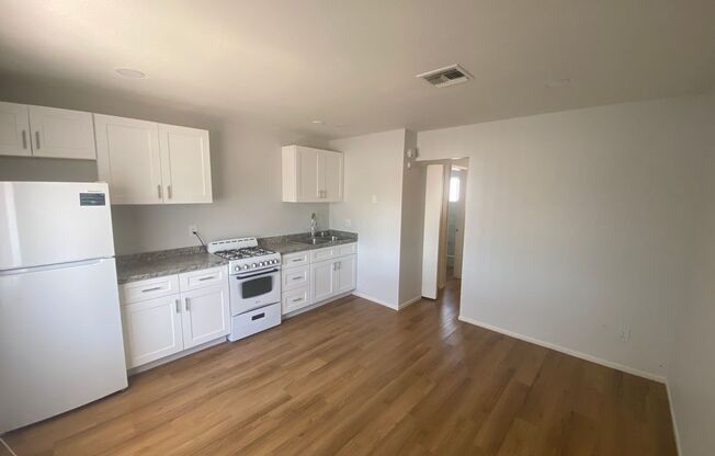 Remodeled - 1 Bed 1 Bath Just North of Northern on 12th Street