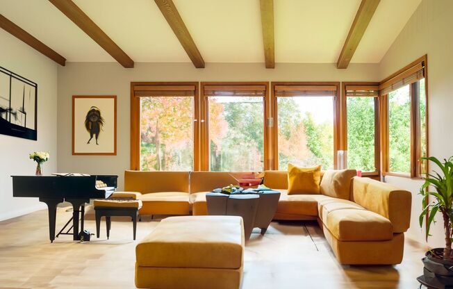 2 Level Mid-Century home for lease! Tour today!