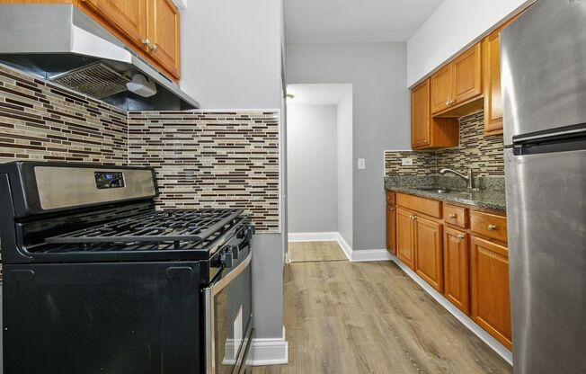 2 beds, 1 bath, 550 sqft, $1,630, Unit 4242 - 3W