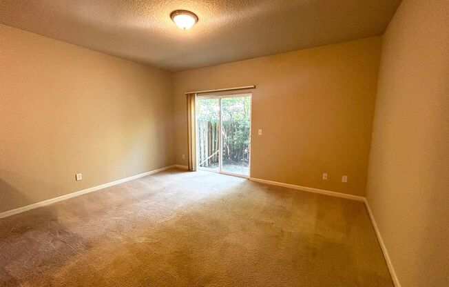2 Bedroom Beaverton Condo!
