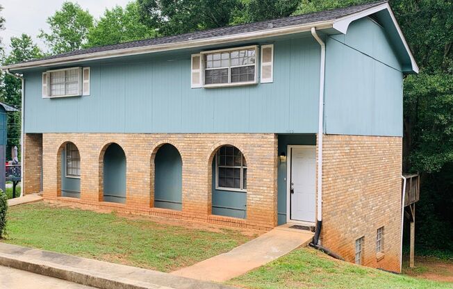 1069 Laurel Lane NW