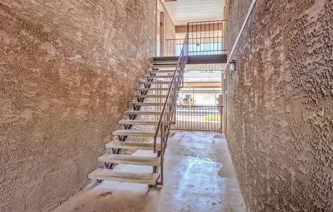Guard Gated Stunning Remodeled Condo Near the Las Vegas Strip