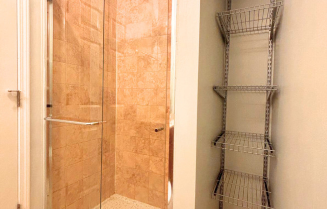 2 beds, 2 baths, $2,385, Unit A4