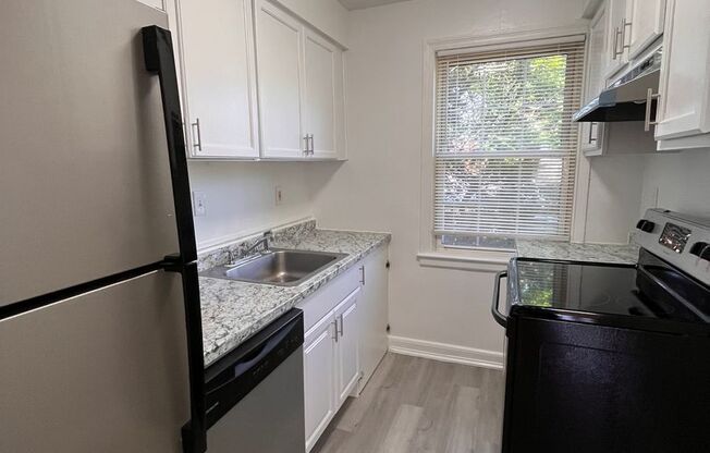 Fairfax Village III | 2bd 1bth | Hardwood Floors | Sunlight!