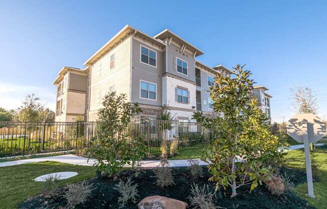 Garden Space at Cue Luxury Apartments, Cypress