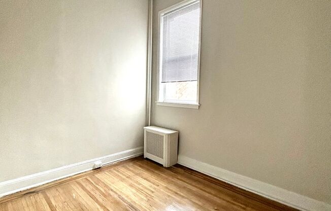 1 bed, 1 bath, 10 sqft, $1,195, Unit 1B