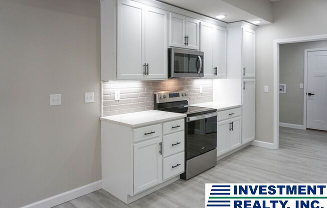 2 beds, 2 baths, $1,795, Unit A