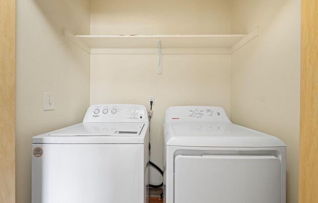 2 beds, 1 bath, 910 sqft, $1,430, Unit K204