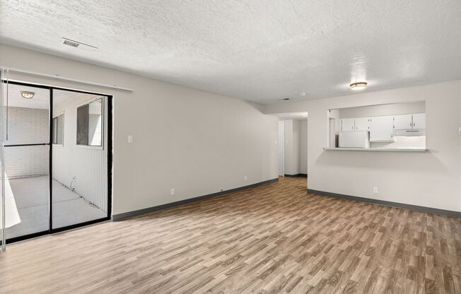 2 beds, 1 bath, 900 sqft, $1,025, Unit 122