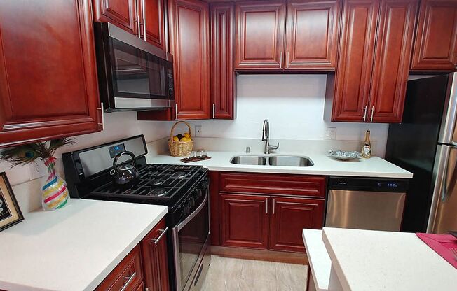 2 beds, 2 baths, 910 sqft, $2,650, Unit 205